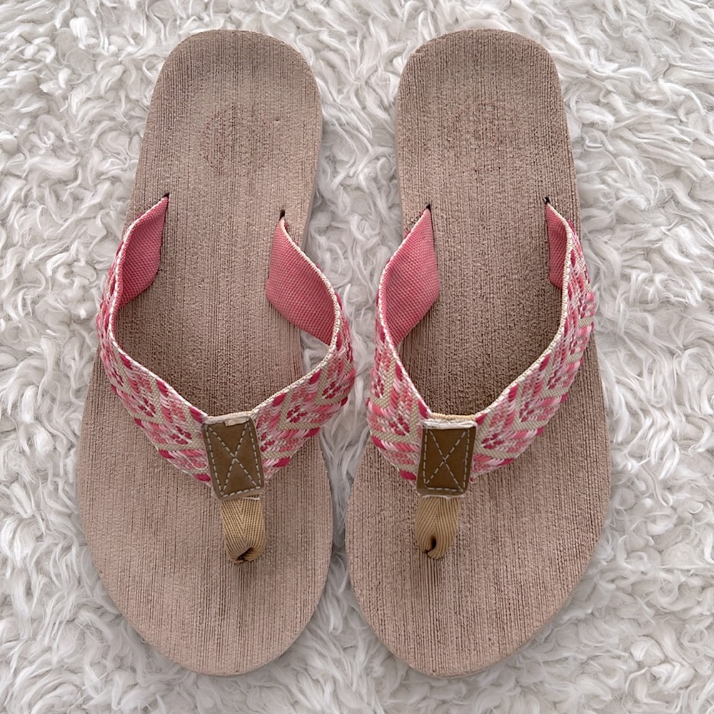 SO Pink and Tan Women's Flip Flops Beach Ocean Chic Surf Style - Picture 2 of 9